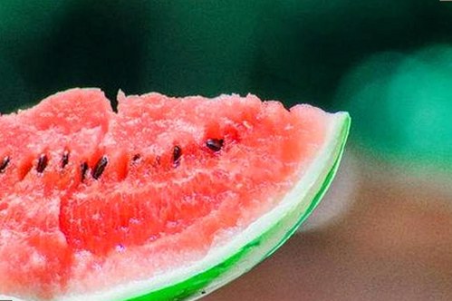 马嘉祺与杨紫：娱乐圈的“吃瓜”主角背后的故事