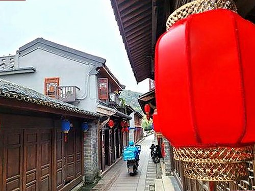 从2017国产电影的辉煌到电影《绝唱》的音乐传奇：影视文化多样化发展观察