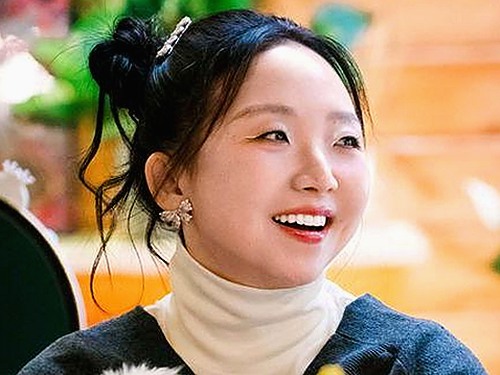 从“吃瓜”到娱乐圈门票:揭秘网络表情包与忠实粉丝背后的真实图景