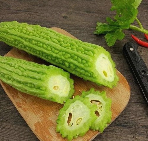 娱乐吃瓜酱配音笑声爆棚 VS 手机国产看片热议：两个不同世界的网络风潮